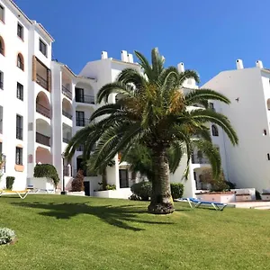 luxury-modern-apartment-by-the-beach.es-andalucia.com/